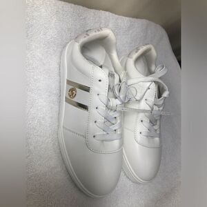 Michael Kors  Faux Leather MK Logo Print White Sneakers Shoes Youth size 4